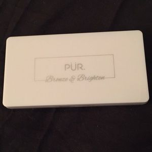 PUR “Bronze and Brighten” face palette.